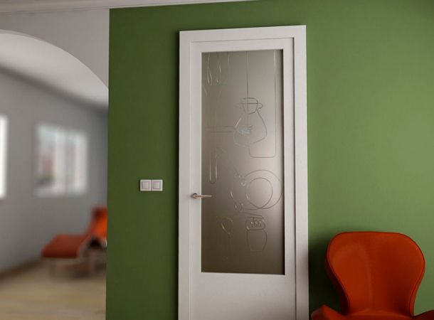 imagen de la puerta de cristal y madera que separa comedor del resto de la casa